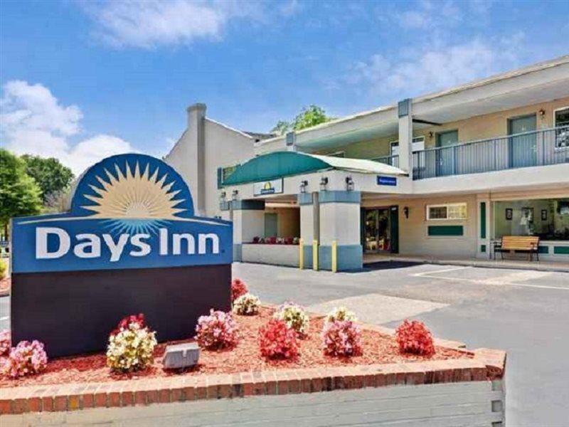Days Inn Williamsburg Colonial Area Exterior foto