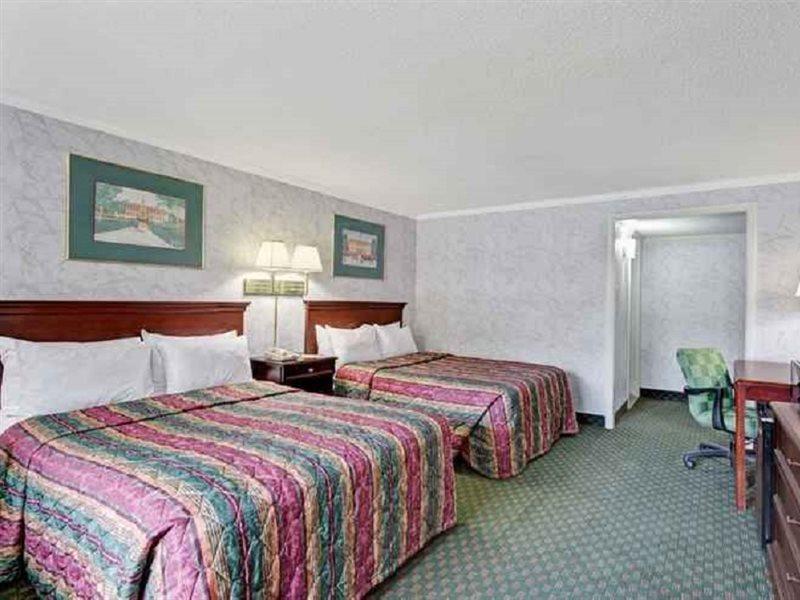 Days Inn Williamsburg Colonial Area Exterior foto