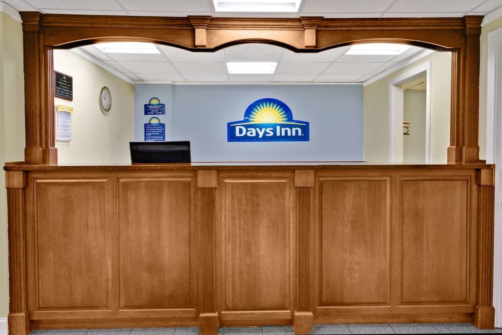 Days Inn Williamsburg Colonial Area Exterior foto